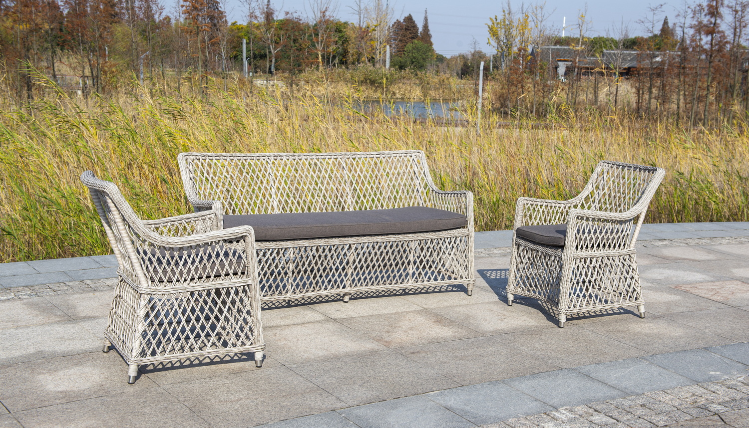 фото "латте" плетеное кресло из искусственного ротанга, цвет бежевый