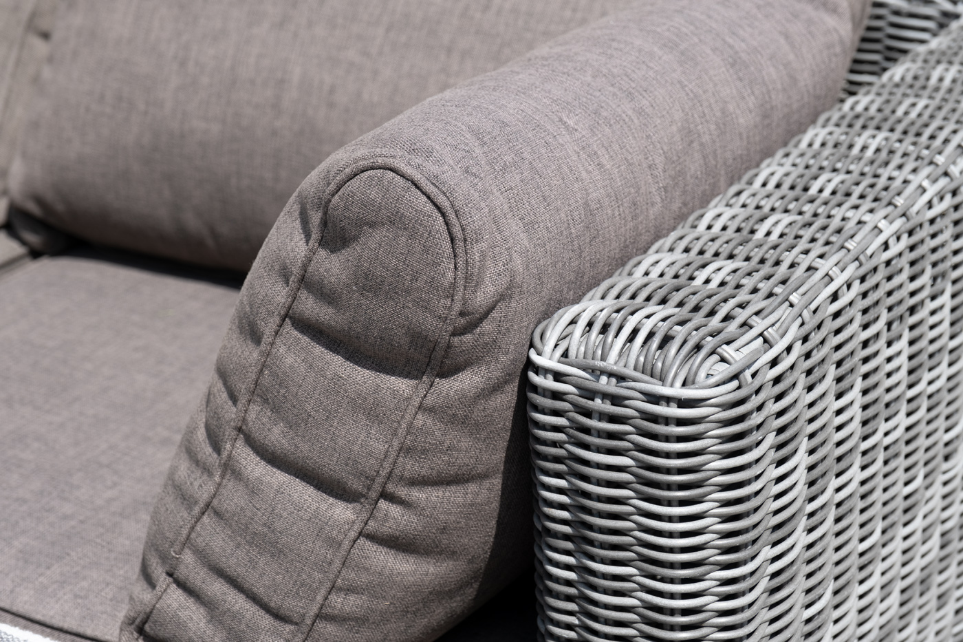 фото "лунго" трансформирующаяся лаунж-зона из искусственного ротанга, цвет графит