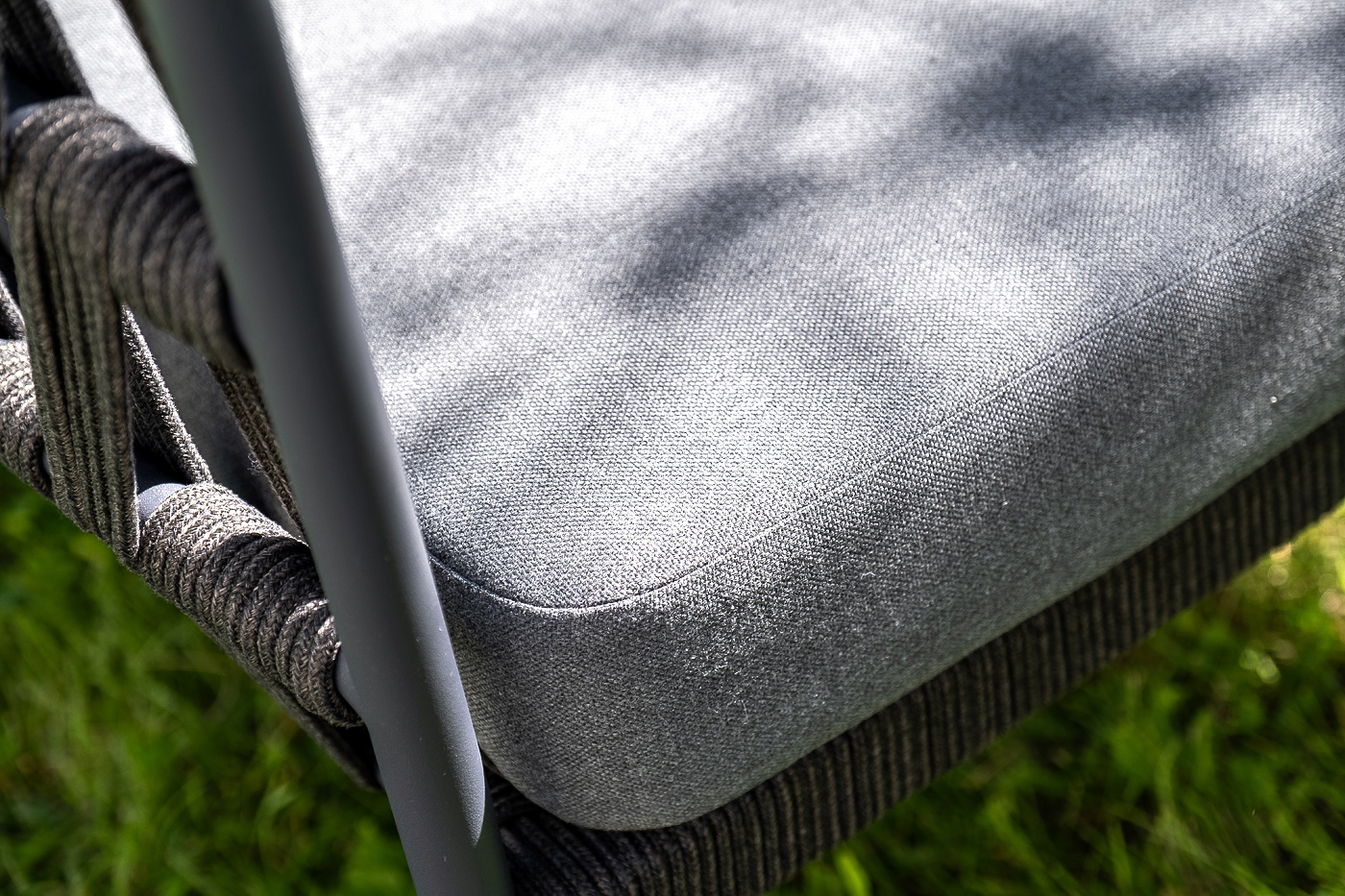 фото "диего" лаунж-зона 4-местная плетеная из роупа (веревки), каркас алюминиевый темно-серый, роуп темно-серый