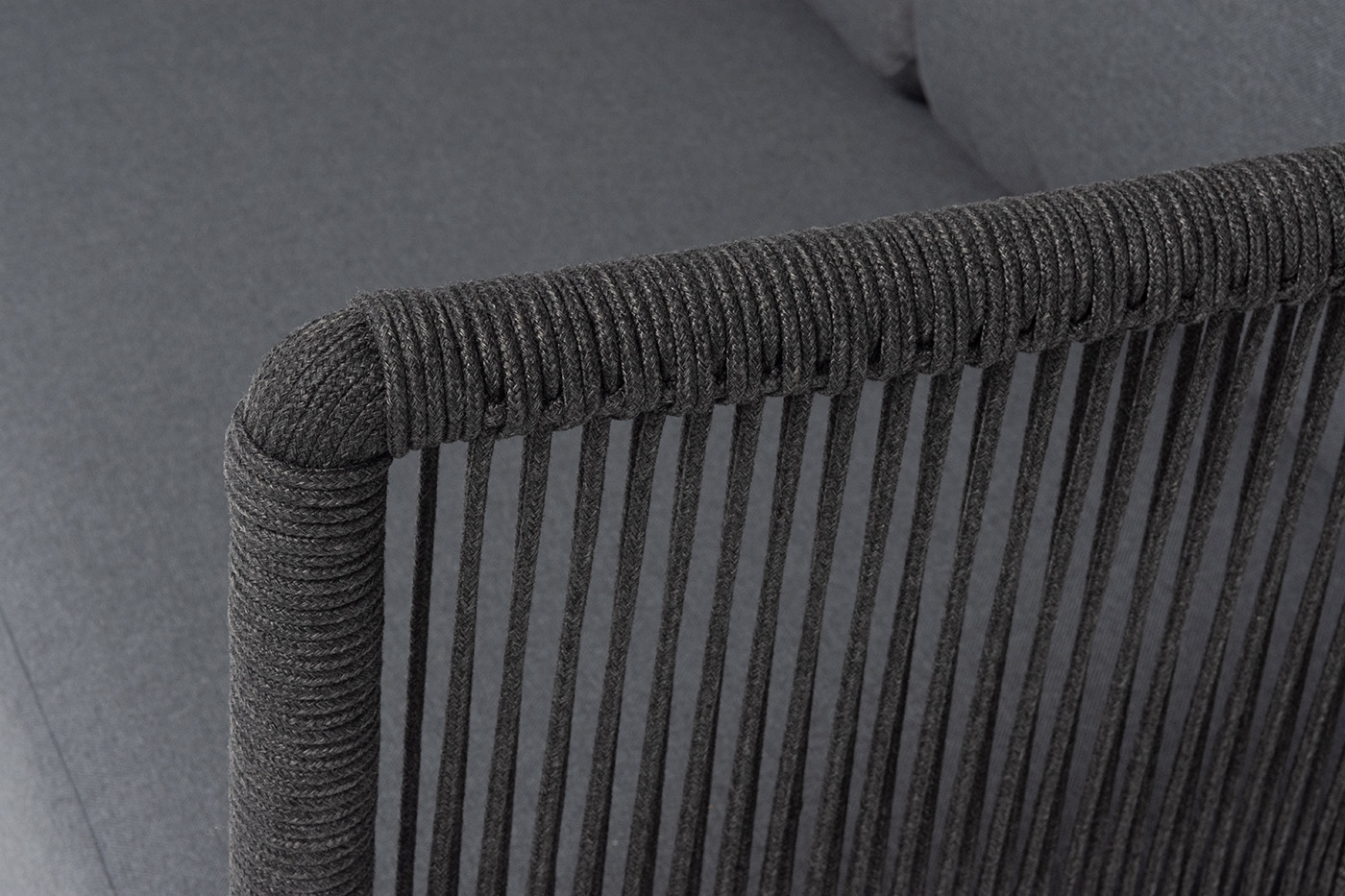 фото "верона" правый-угол модуль плетеный из роупа, каркас алюминий темно-серый (ral7024) муар, роуп темно-серый круглый, ткань темно-серая 027, l220х89