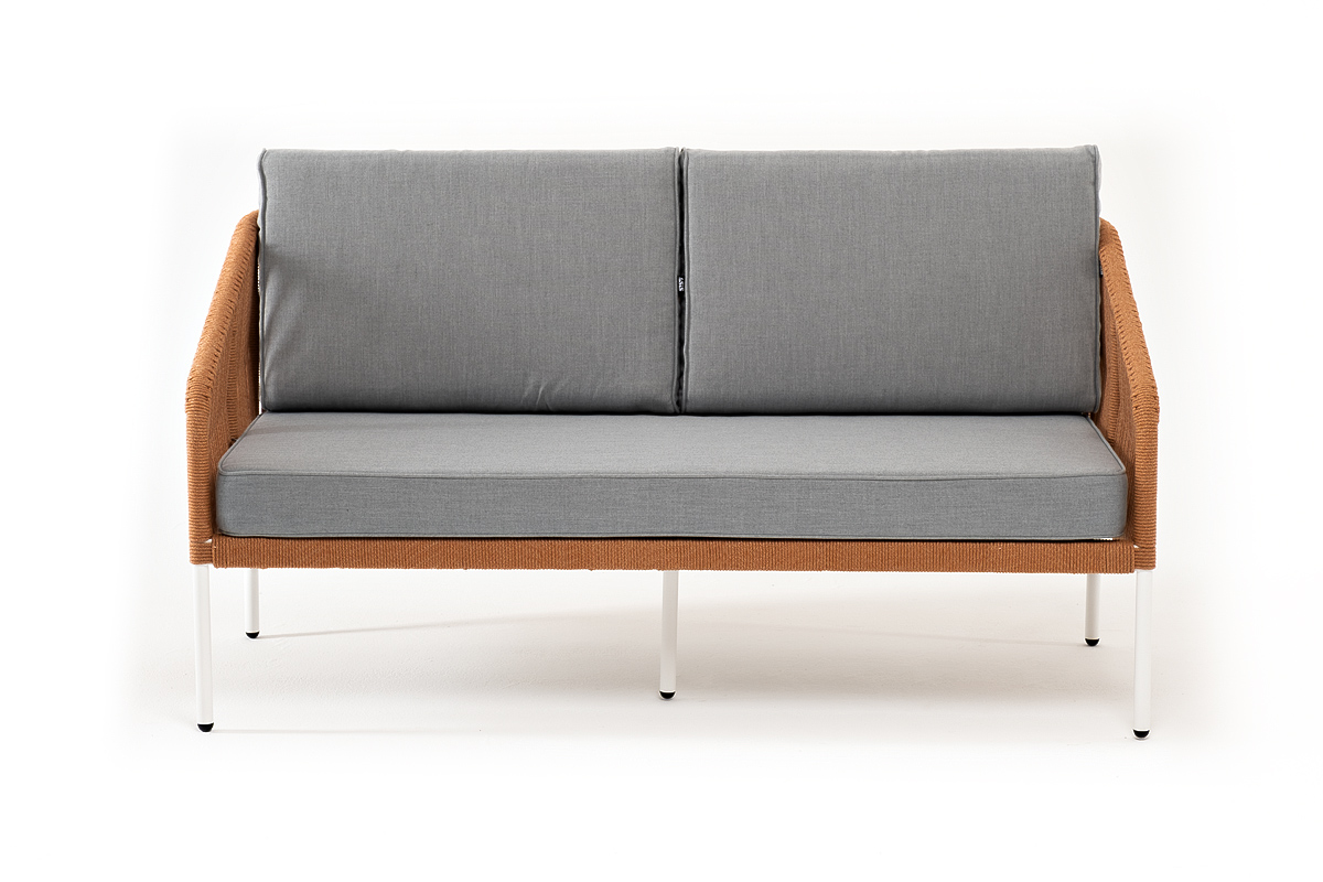 фото "канны" диван 2-местный плетеный из роупа, каркас алюминий светло-серый (ral7035) муар, роуп оранжевый меланж круглый, ткань светло-серая