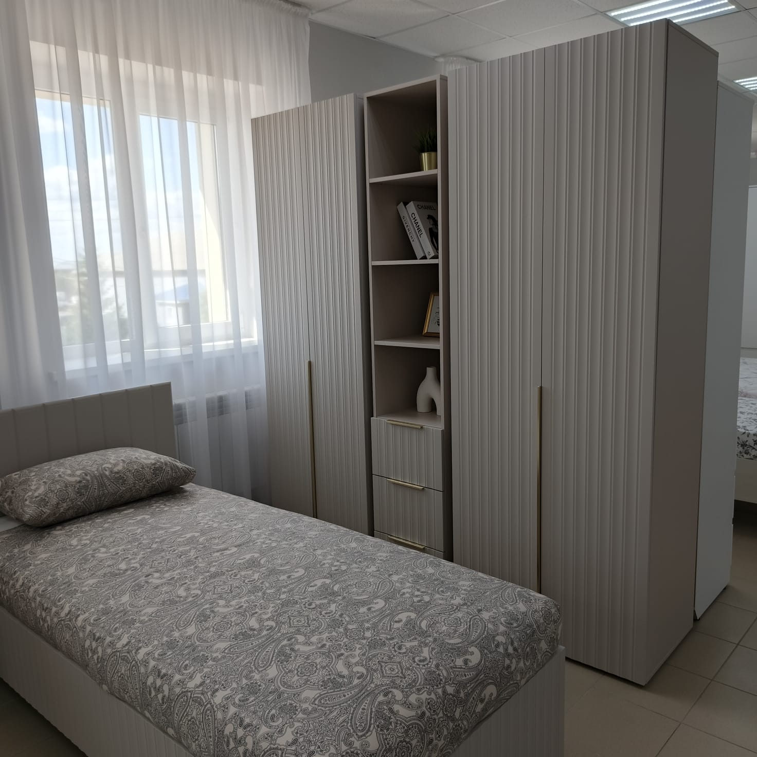 фото пенал с 3 ящиками тефия