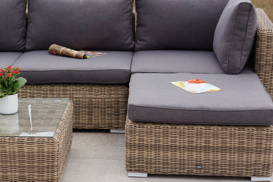 фото "лунго" трансформирующаяся лаунж-зона из искусственного ротанга, цвет соломенный