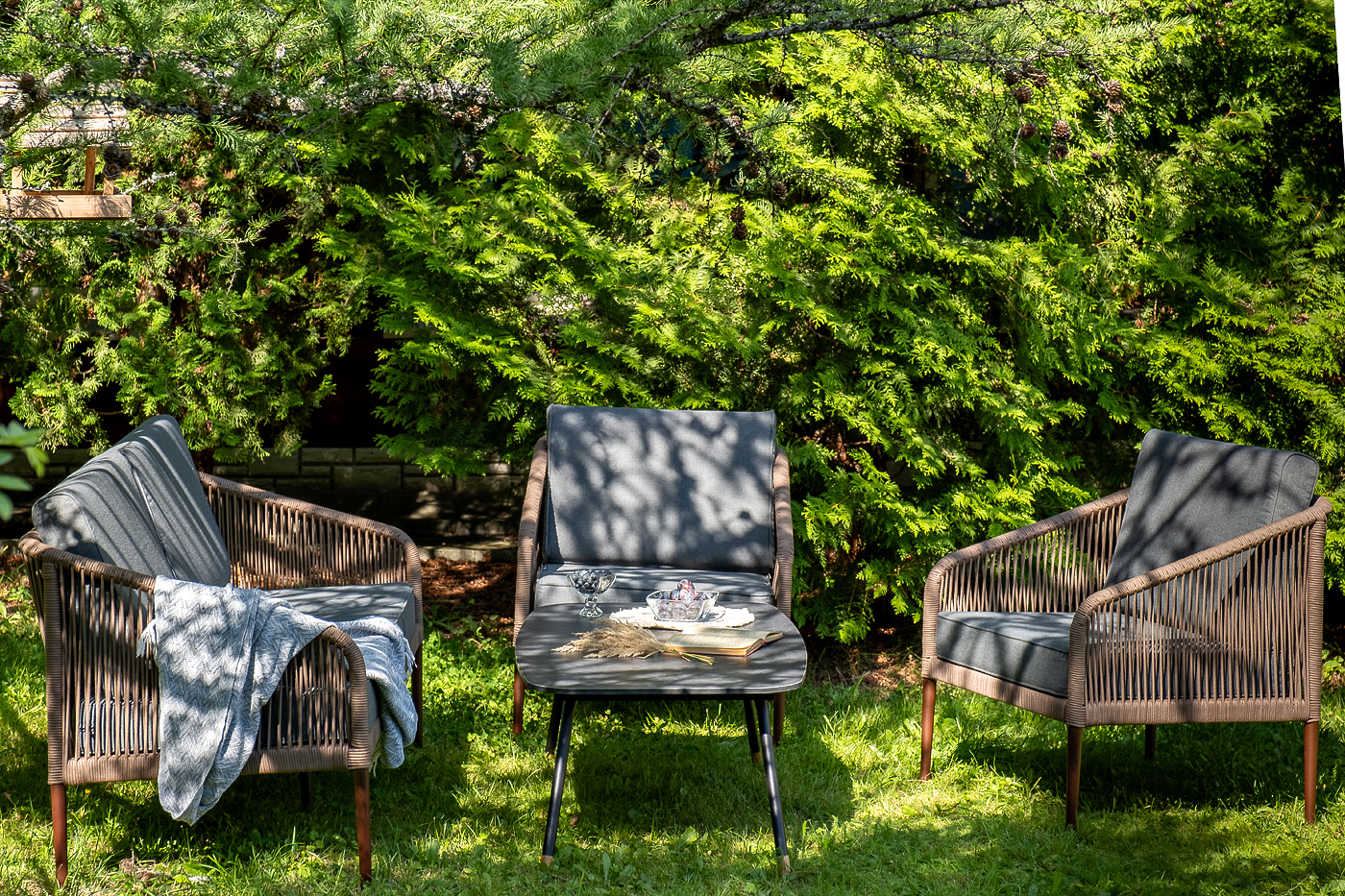 фото "канны" лаунж-зона 4-местная из роупа со столом "верона" (серый гранит), каркас алюминиевый коричневый, роуп коричневый