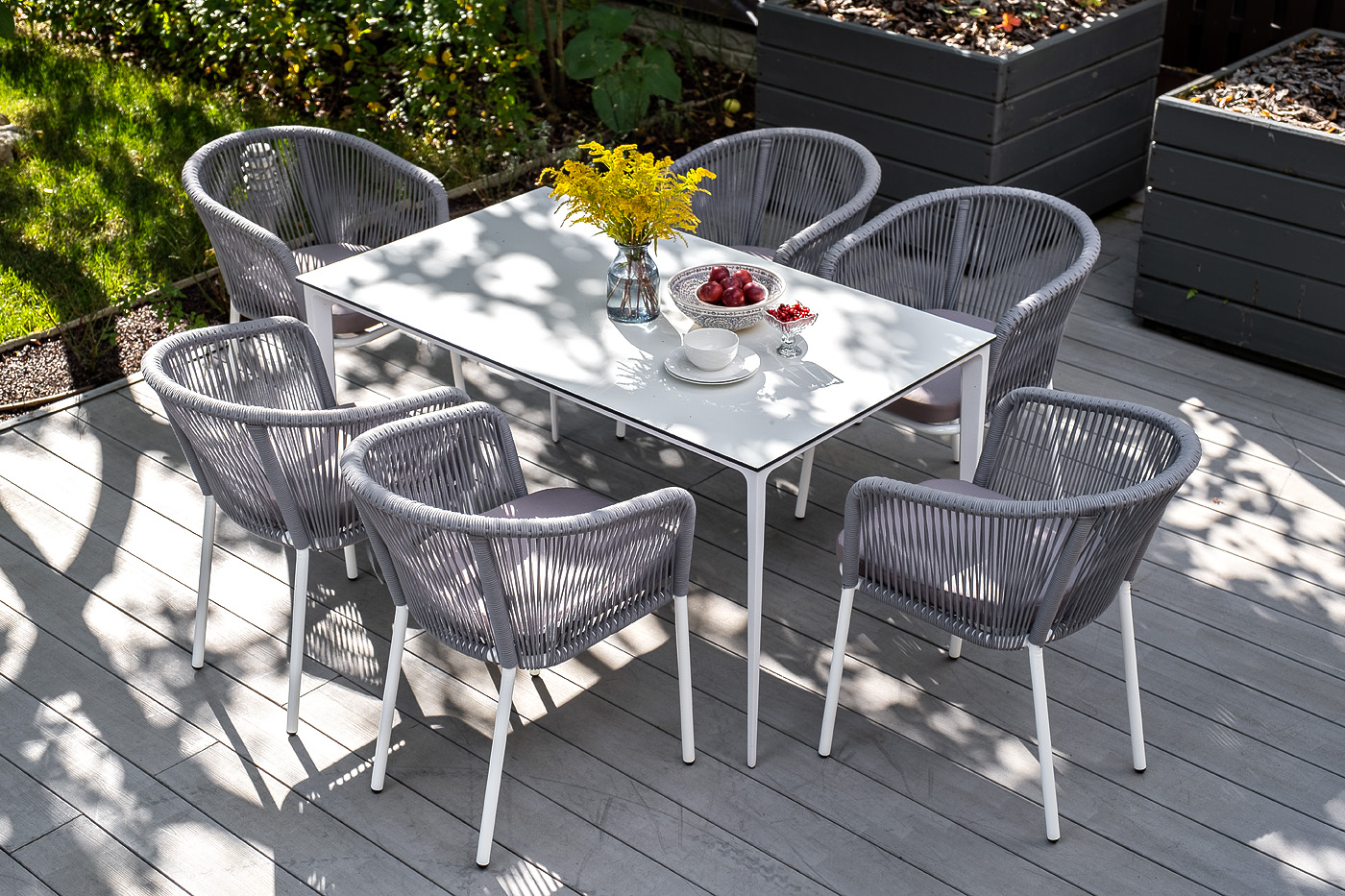 фото "малага" обеденная группа на 6 персон со стульями "марсель", каркас белый, роуп светло-серый