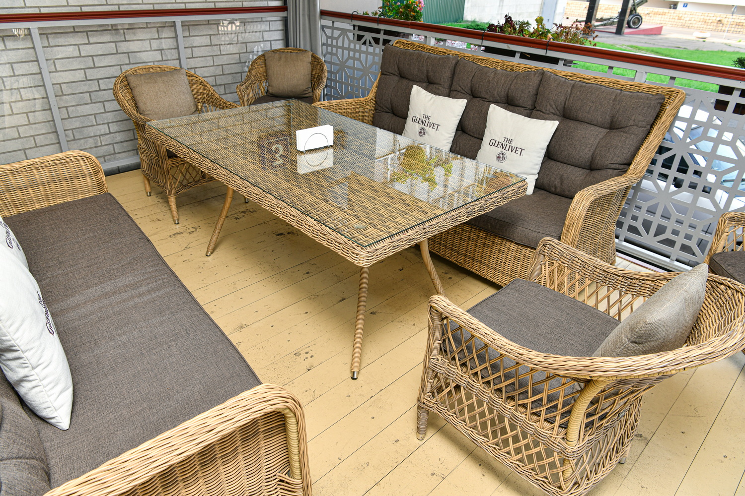 фото "гляссе" диван трехместный из искусственного ротанга, цвет соломенный