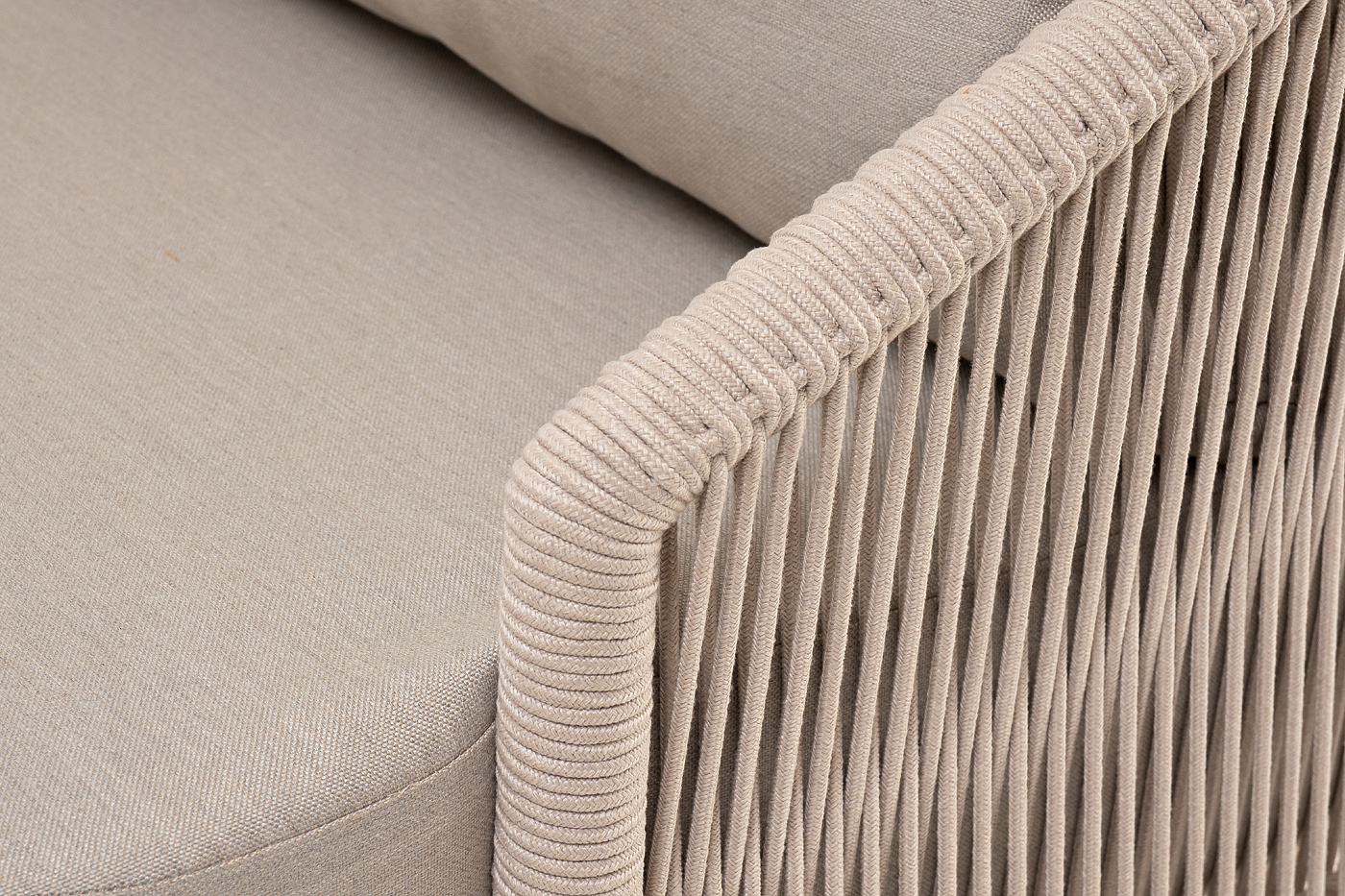 фото "верона" лаунж-зона 5-местная плетеная из роупа (веревки), каркас алюминиевый белый, роуп бежевый