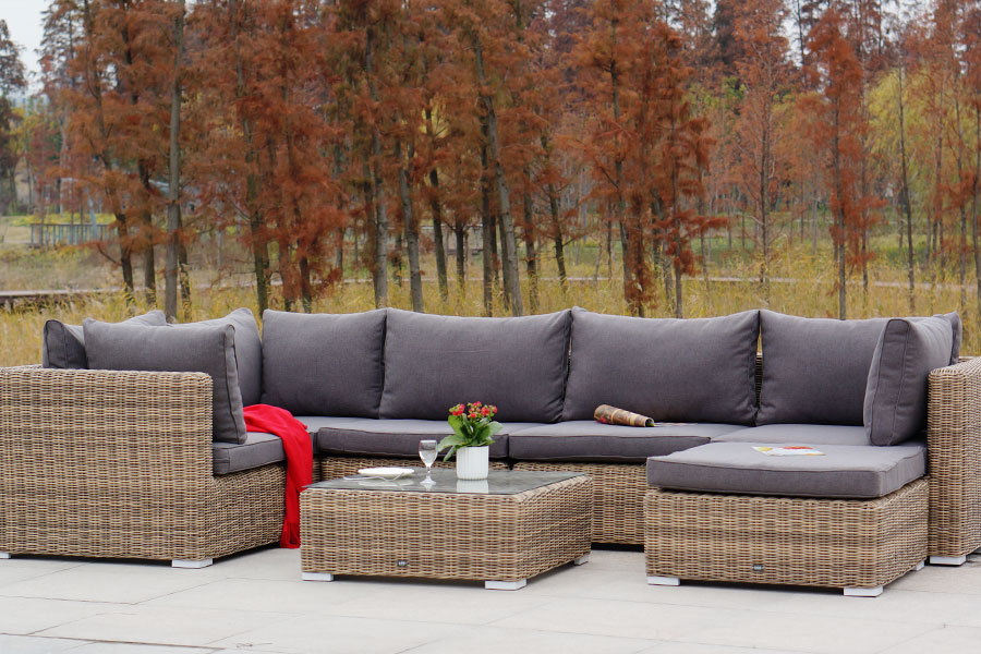 фото "лунго" трансформирующаяся лаунж-зона из искусственного ротанга, цвет соломенный