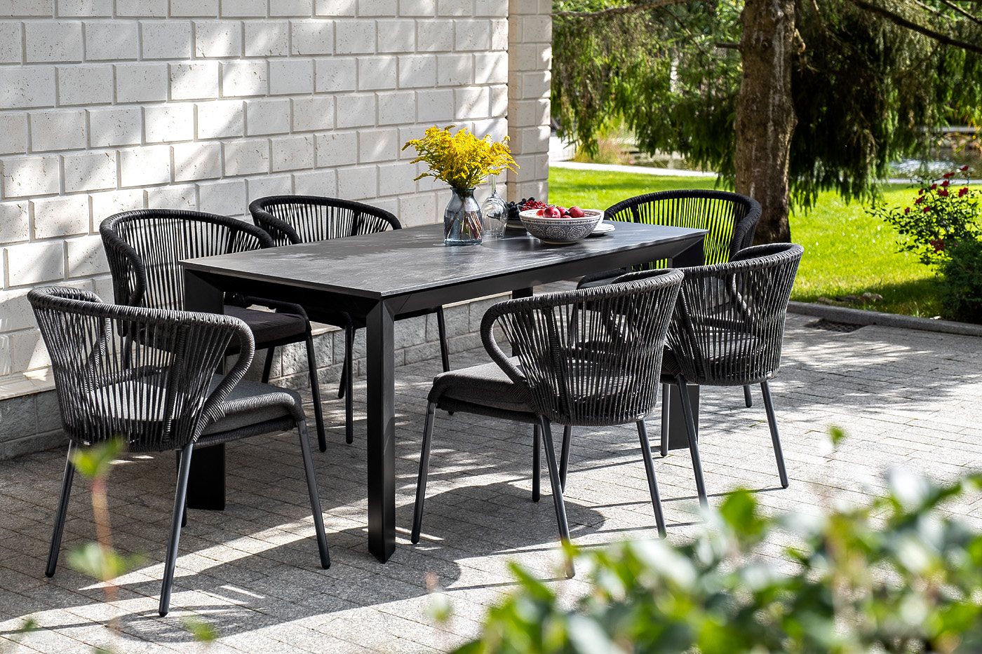 фото "венето" обеденный стол из hpl 160х80см, цвет "серый гранит", каркас черный