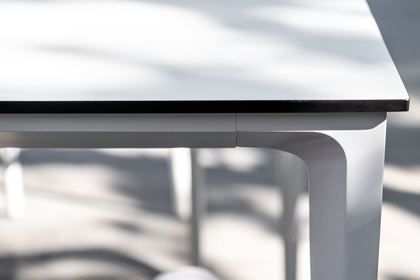 фото "малага" обеденная группа на 6 персон со стульями "марсель", каркас белый, роуп светло-серый