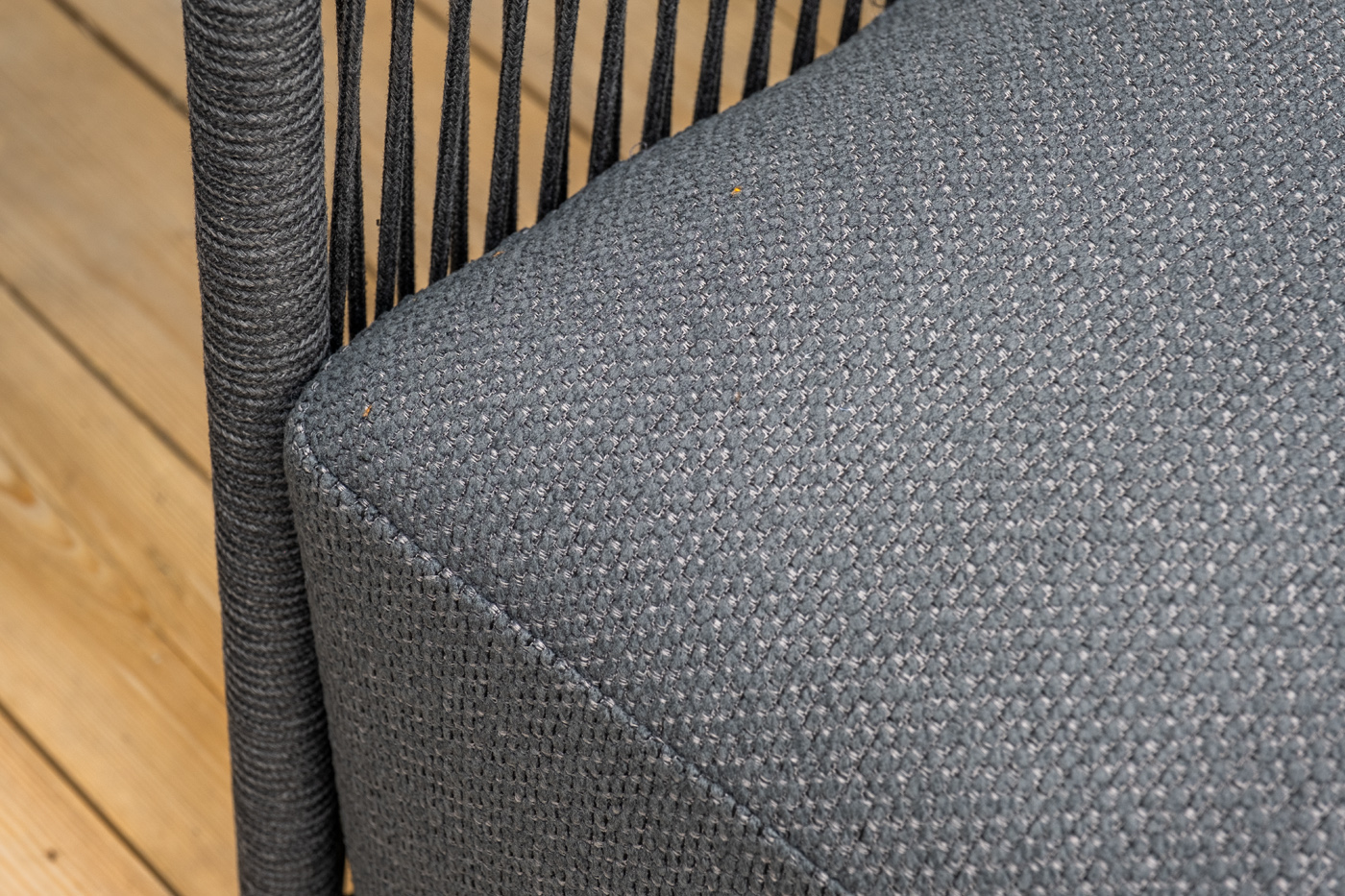 фото "лугано" лаунж-зона 5-местная плетеная из роупа (веревки), каркас алюминиевый темно-серый, роуп темно-серый