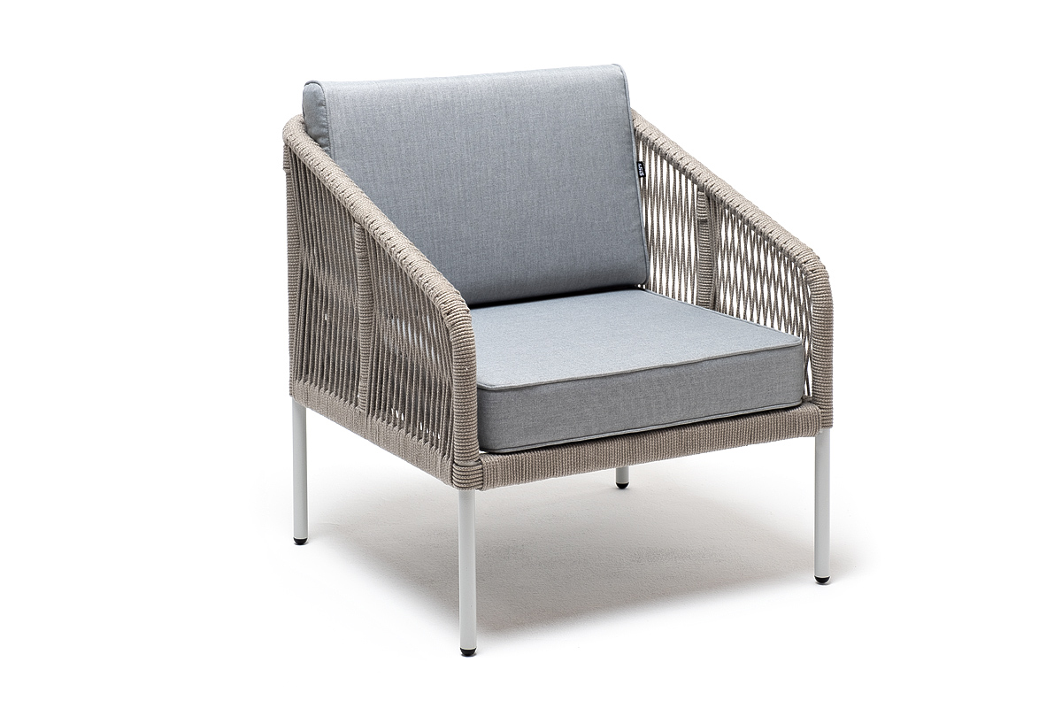 фото "канны" кресло плетеное из роупа, каркас алюминий светло-серый (ral7035) муар, роуп серый меланж круглый, ткань светло-серая