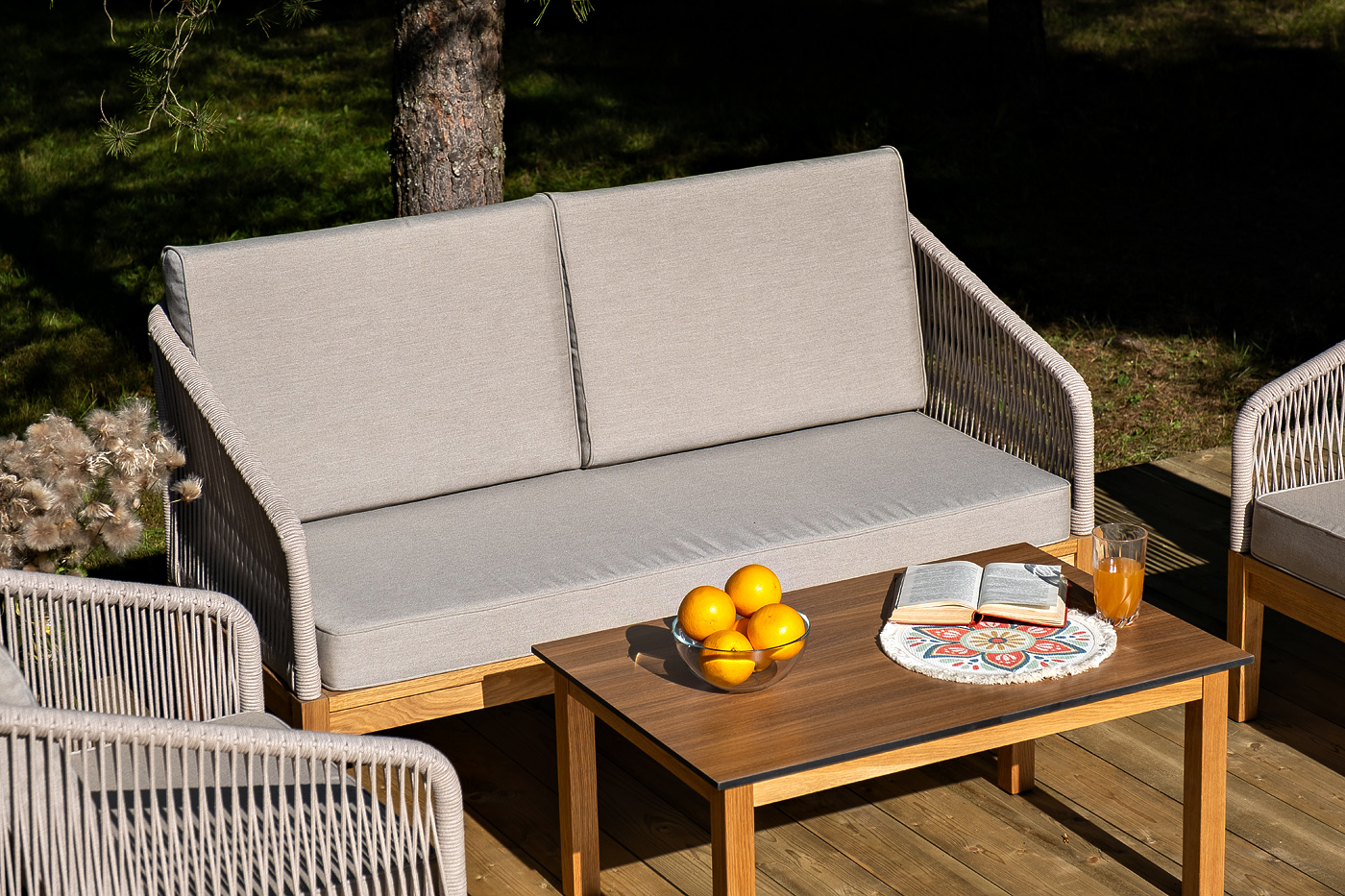 фото "канны" диван 2-местный плетеный из роупа, основание дуб, роуп бежевый круглый, ткань бежевая 15052