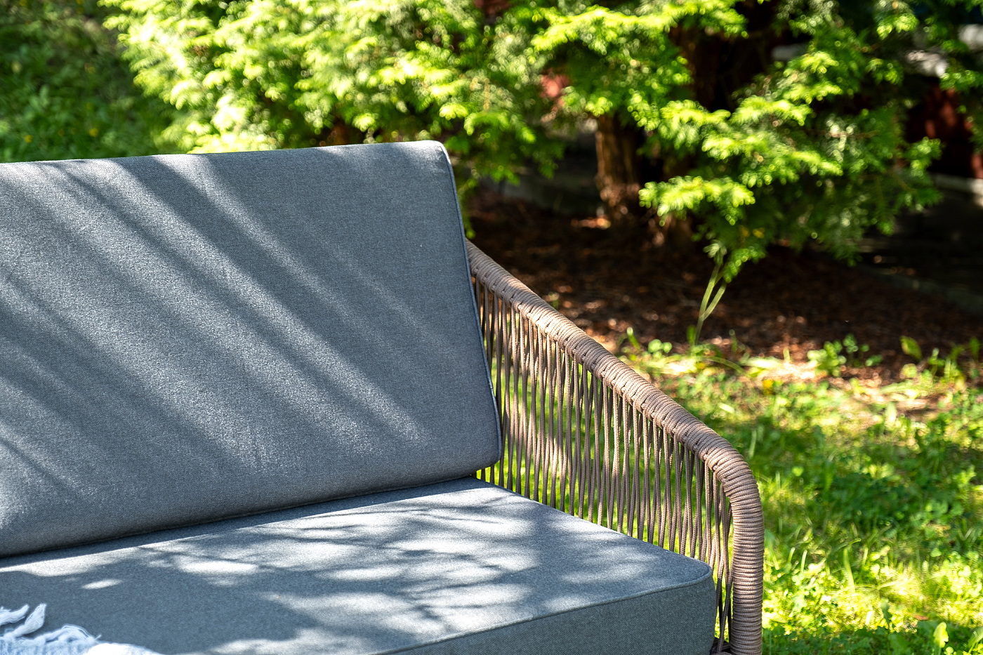 фото "канны" лаунж-зона 4-местная из роупа со столом "верона" (серый гранит), каркас алюминиевый коричневый, роуп коричневый