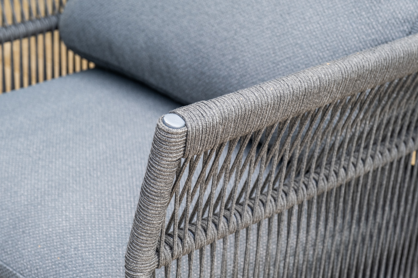 фото "лугано" лаунж-зона 5-местная плетеная из роупа (веревки), каркас алюминиевый темно-серый, роуп темно-серый