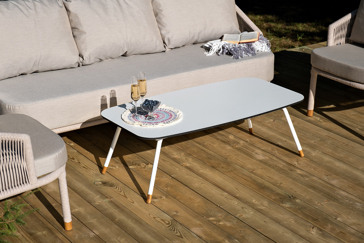 фото "верона" лаунж-зона 5-местная плетеная из роупа (веревки), каркас алюминиевый белый, роуп бежевый