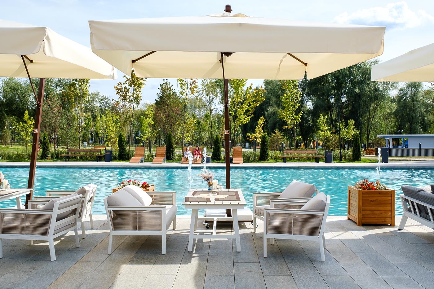 фото "сан ремо" кресло плетеное из роупа садовое, каркас алюминий белый, роуп бежевый, ткань бежевая