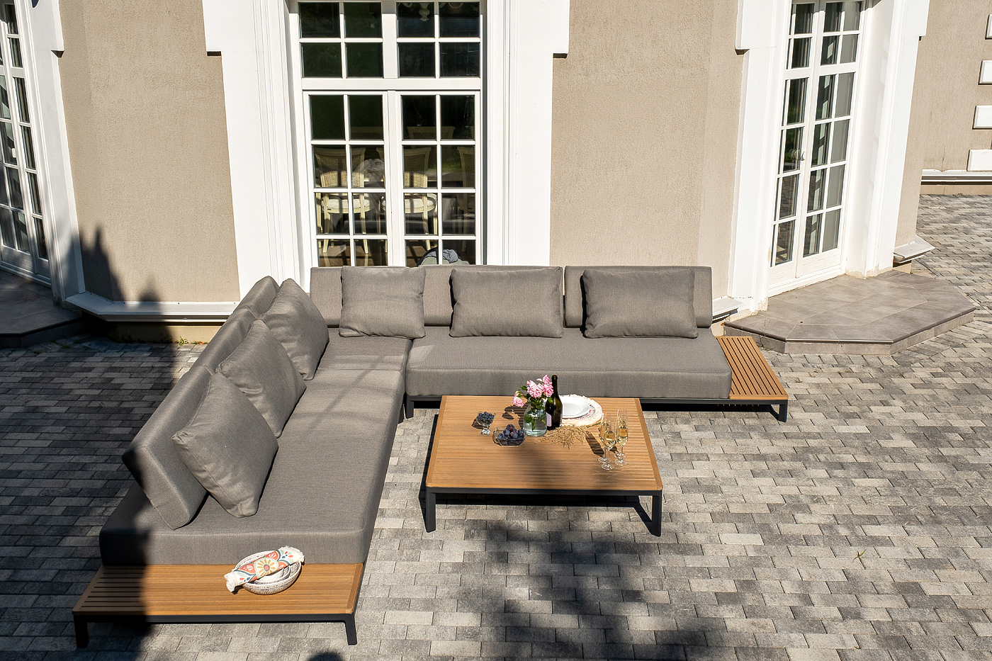 фото "амальфия" трансформирующаяся лаунж-зона из алюминия, цвет графит