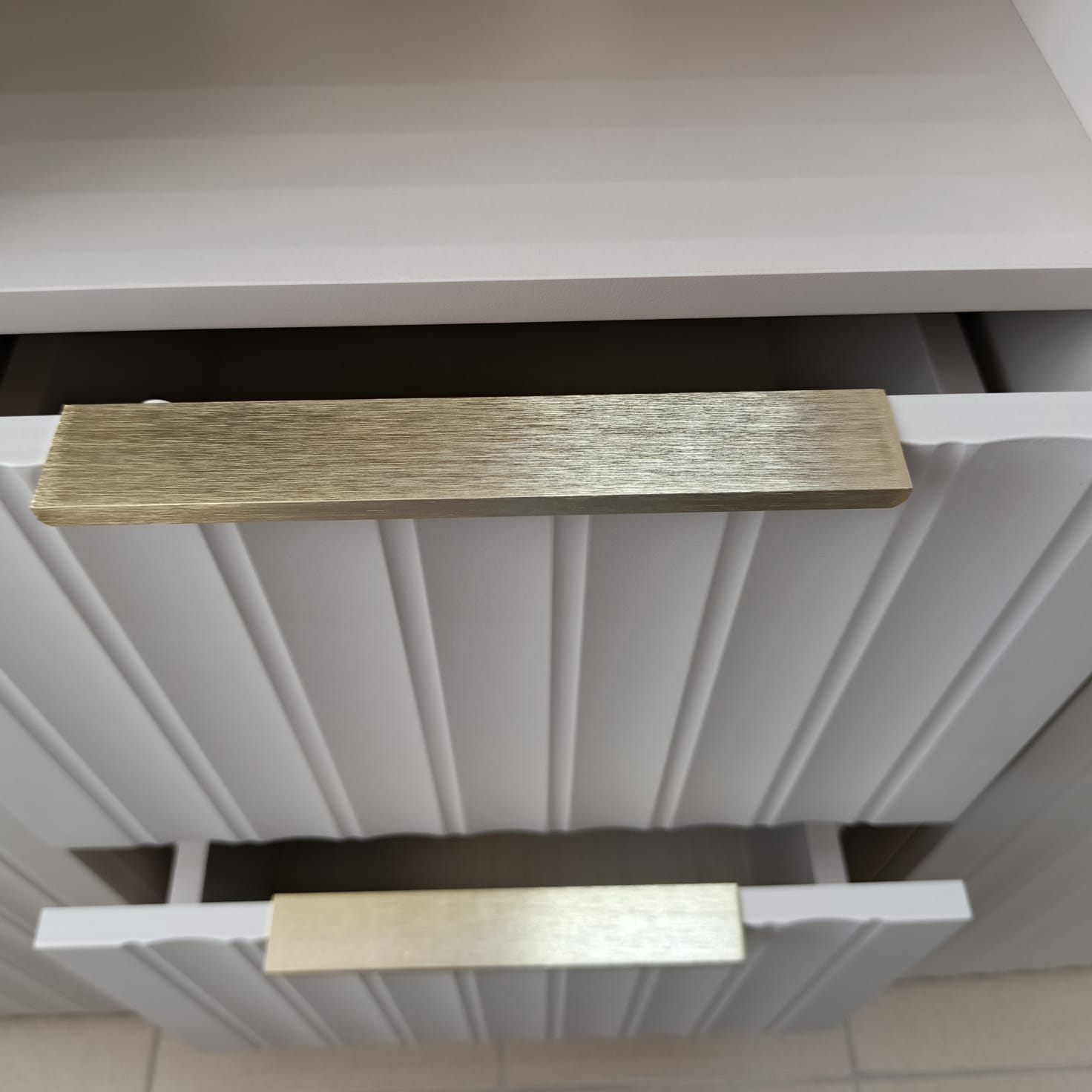 фото комод с 4 ящиками тефия