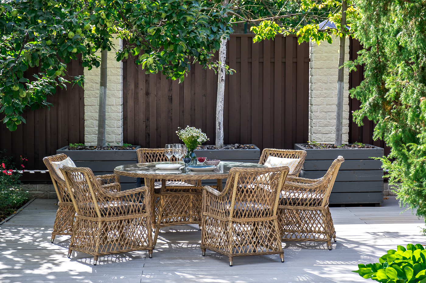 фото "латте" плетеное кресло из искусственного ротанга, цвет соломенный