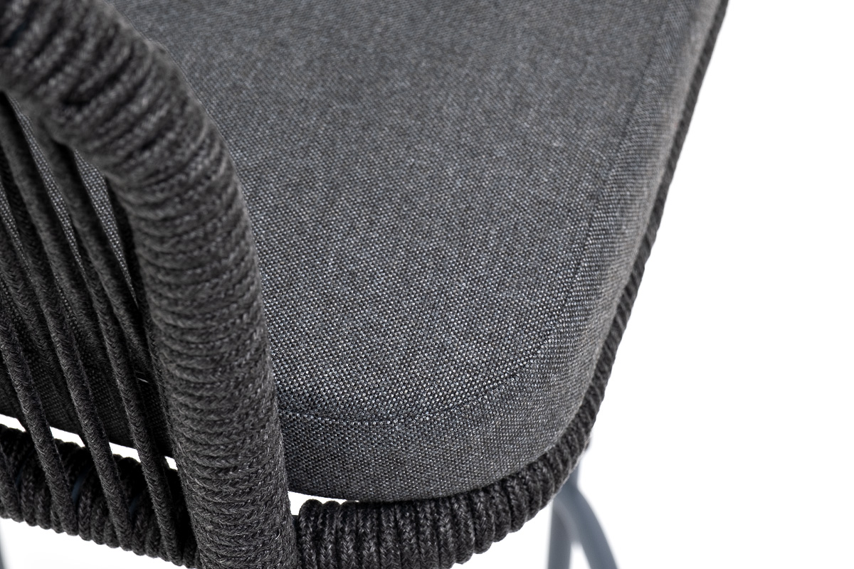 фото "марсель" стул барный плетеный из роупа, каркас из стали темно-серый (ral7024) муар, роуп темно-серый круглый, ткань темно-серая 027