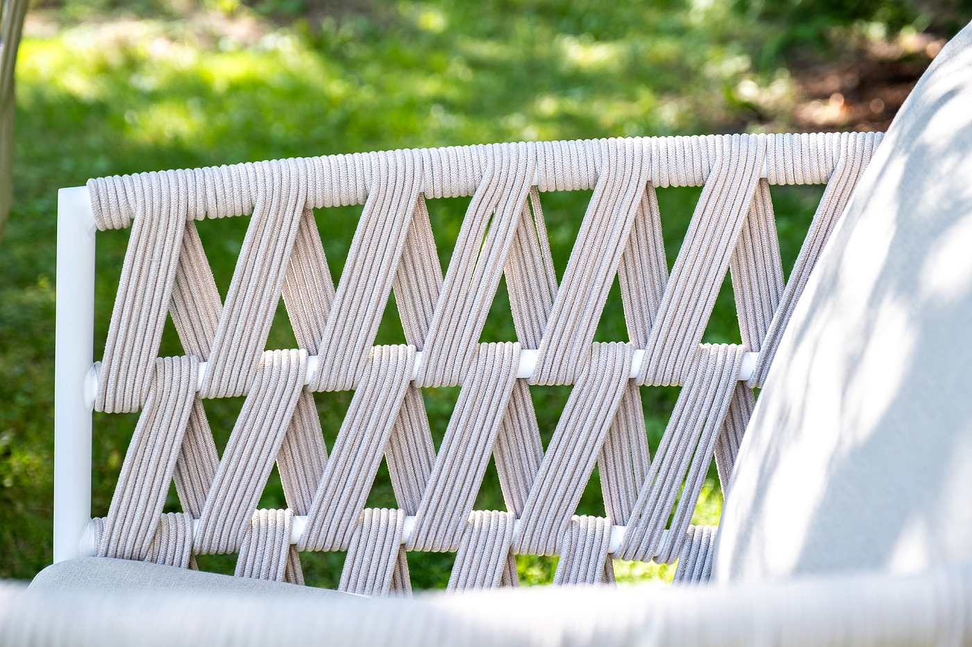 "Диего" лаунж-зона 4-местная плетеная из роупа (веревки), каркас алюминиевый белый, роуп бежевый фото "диего" лаунж-зона 4-местная плетеная из роупа (веревки), каркас алюминиевый белый, роуп бежевый