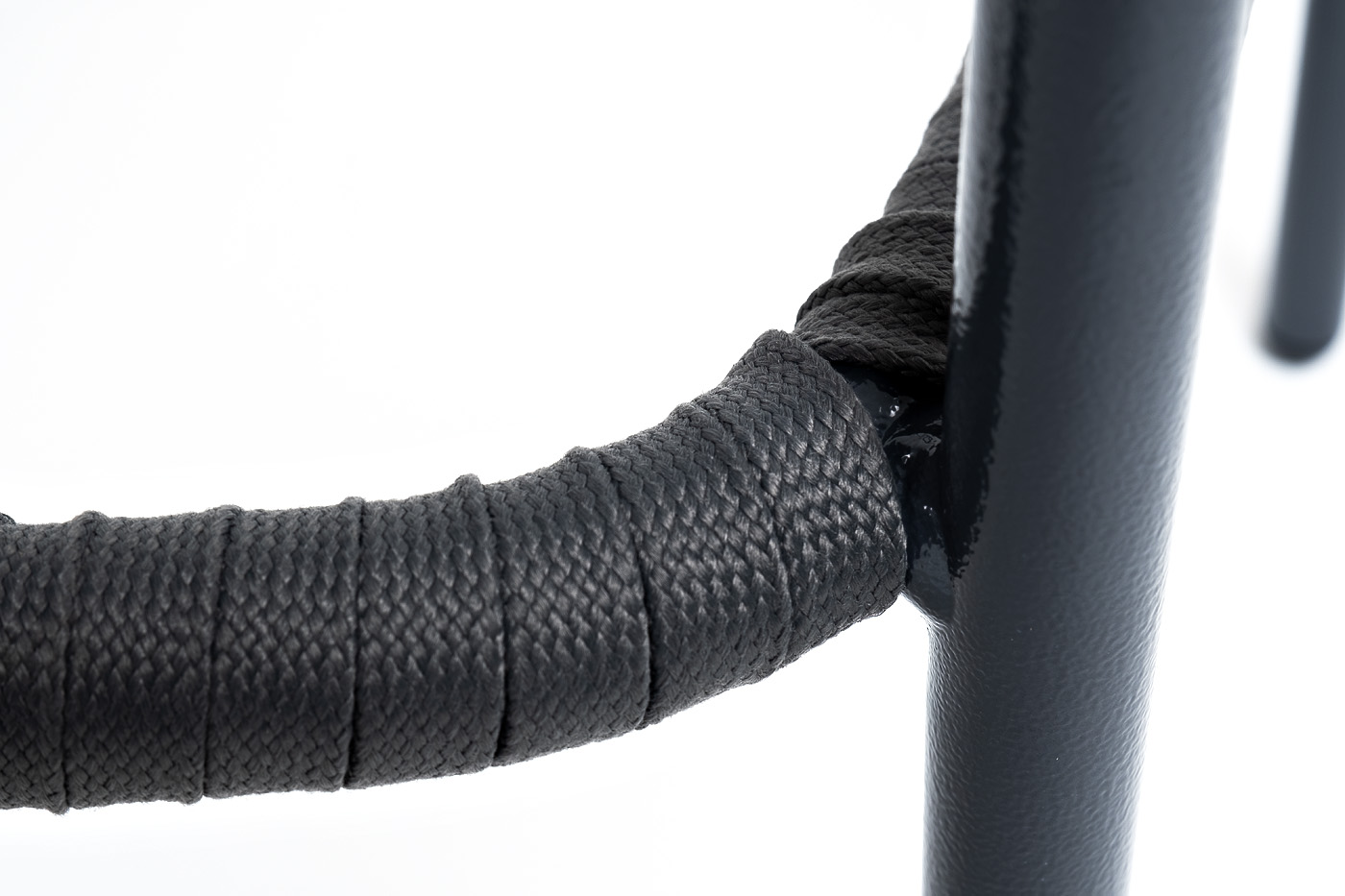 фото "бордо" стул барный плетеный из роупа, каркас из стали темно-серый (ral7024) муар, роуп серый 15мм, ткань темно-серая 027