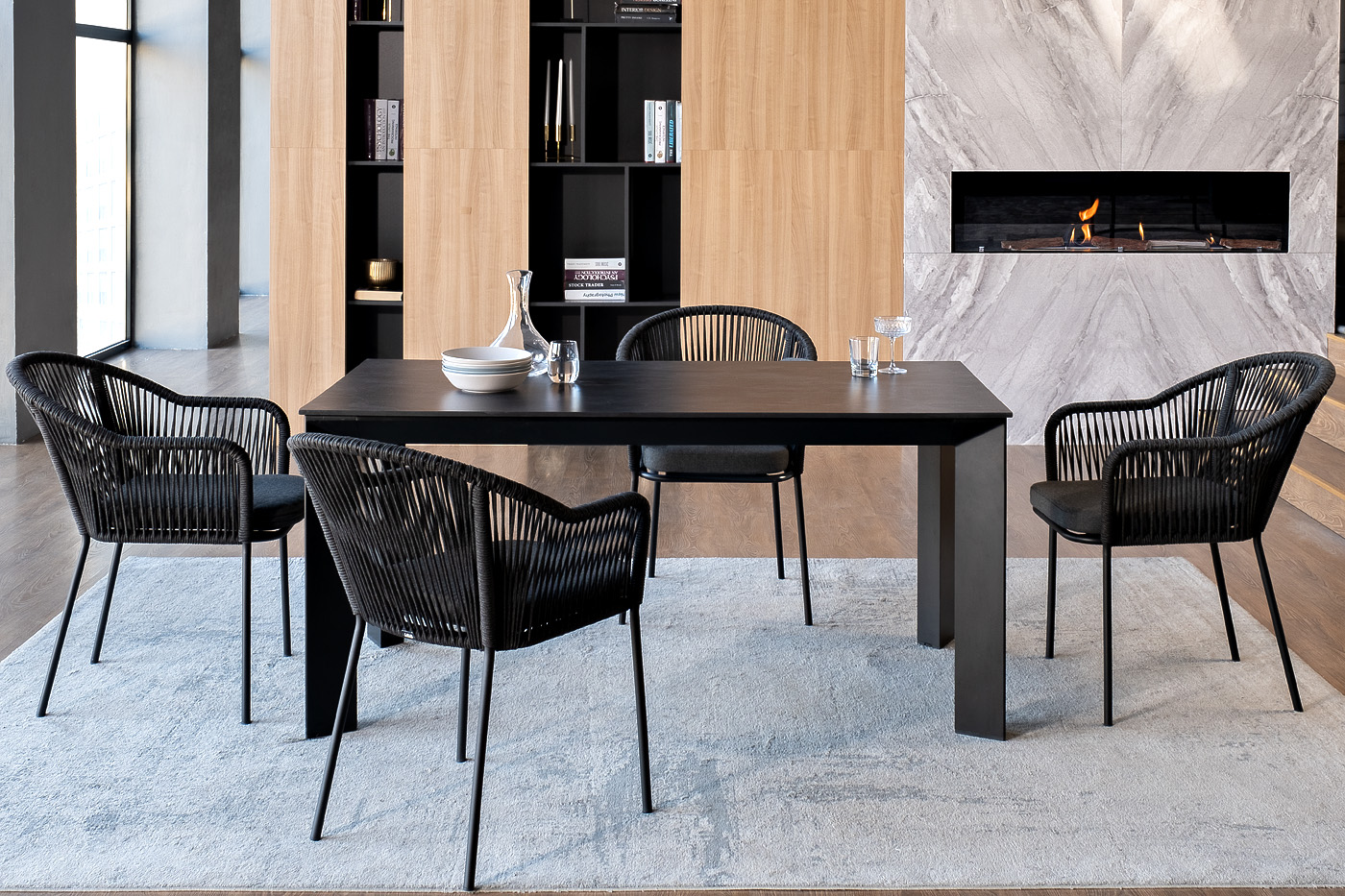 фото "венето" обеденная группа на 4 персоны со стульями "лион", каркас темно-серый, роуп темно-серый