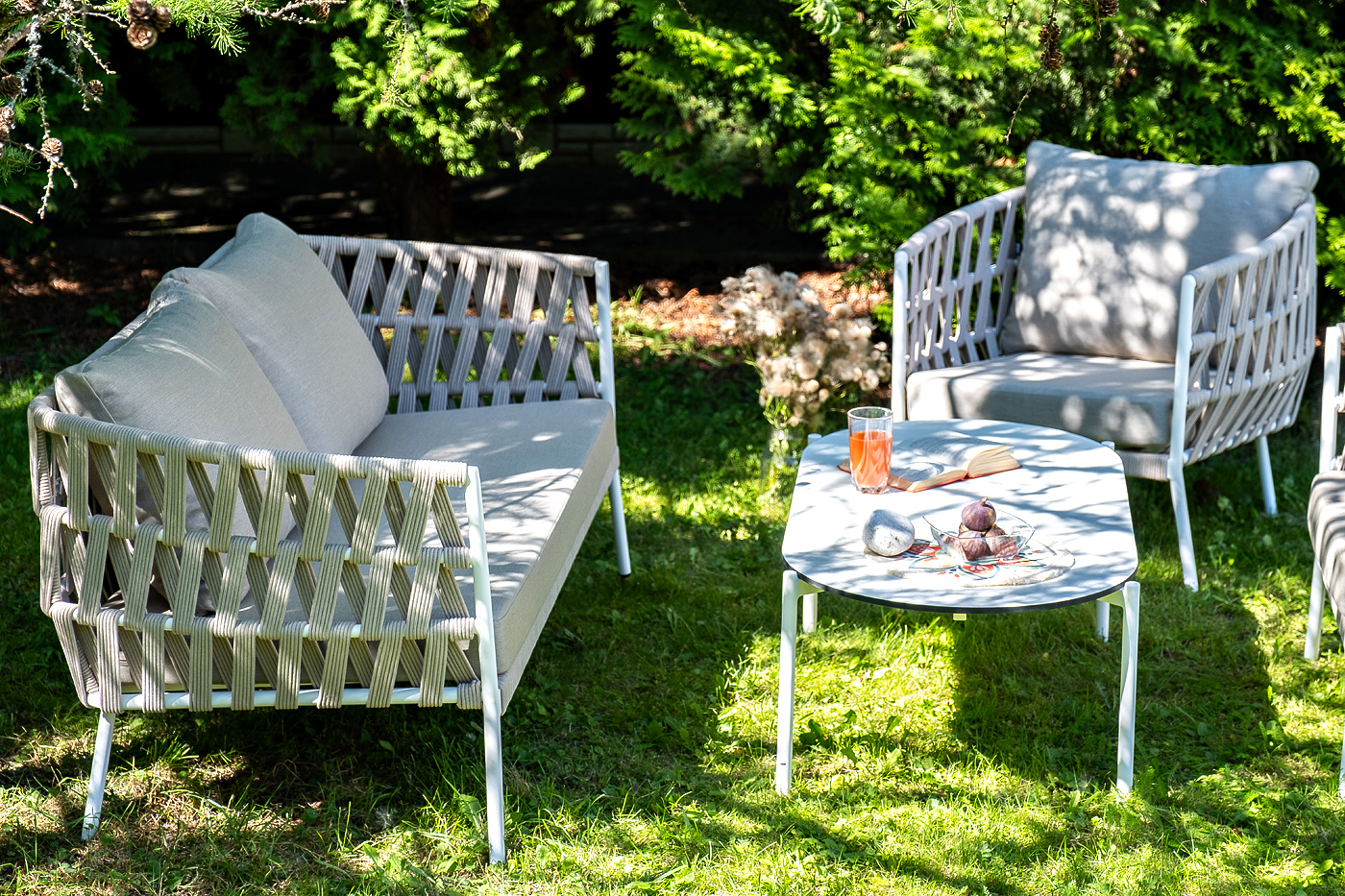 "Диего" лаунж-зона 4-местная плетеная из роупа (веревки), каркас алюминиевый белый, роуп бежевый фото "диего" лаунж-зона 4-местная плетеная из роупа (веревки), каркас алюминиевый белый, роуп бежевый