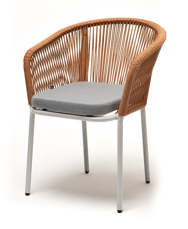 фото "марсель" стул плетеный из роупа, каркас алюминий светло-серый (ral7035) муар, роуп оранжевый меланж круглый, ткань светло-серая