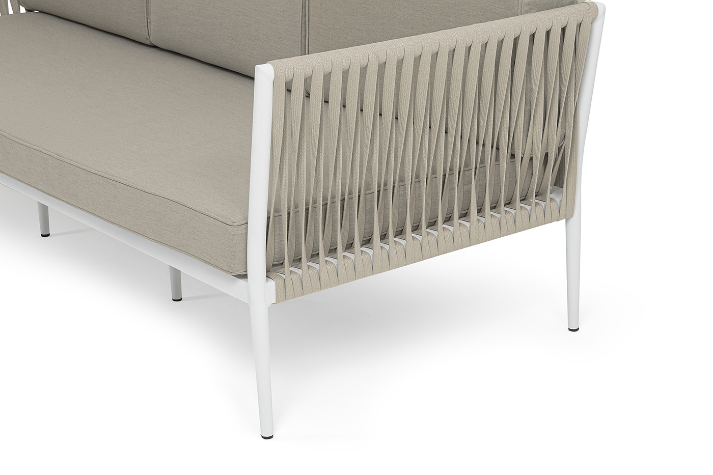 фото "касабланка" диван 3-местный плетеный из роупа, каркас алюминий белый муар, роуп бежевый 20мм, ткань бежевая 052