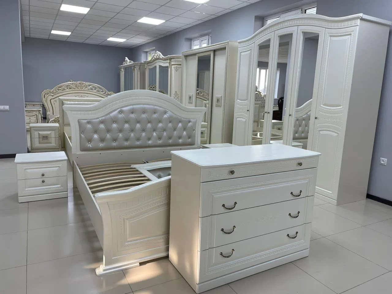 фото шкаф 5-ти дв. венера