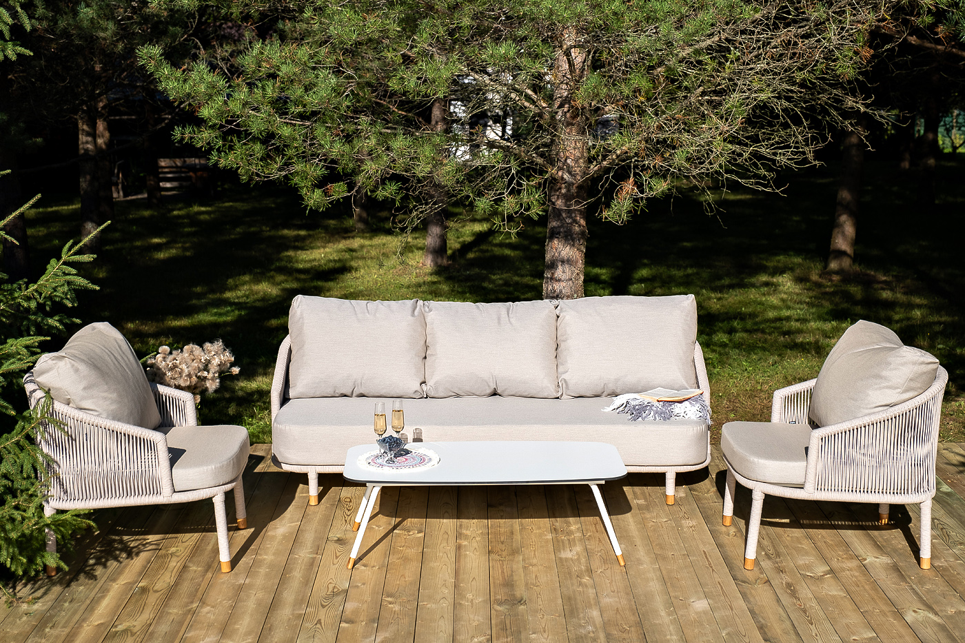 фото "верона" лаунж-зона 5-местная плетеная из роупа (веревки), каркас алюминиевый белый, роуп бежевый