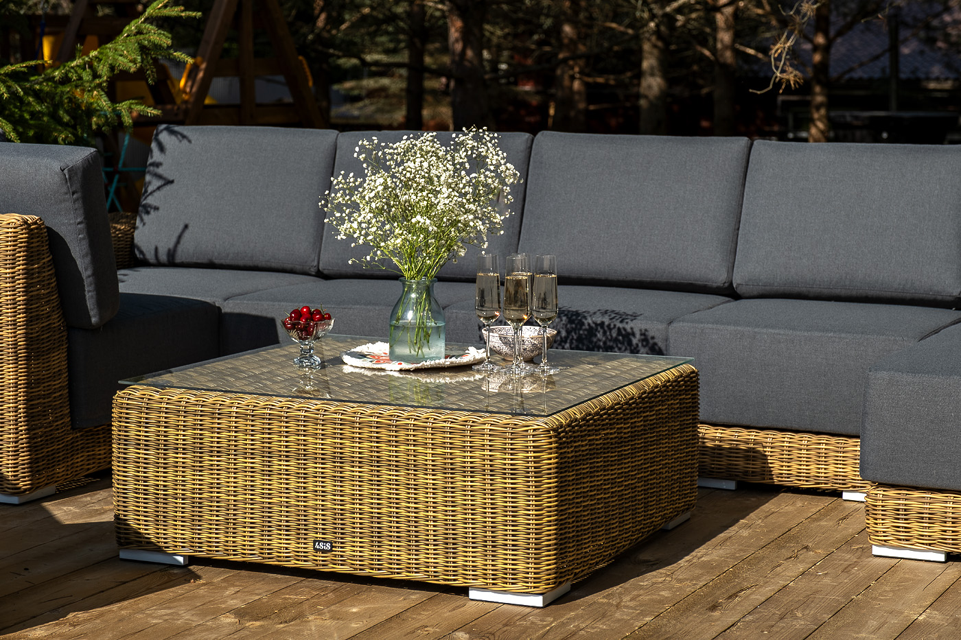 фото "капри" трансформирующаяся лаунж-зона из искусственного ротанга, цвет соломенный