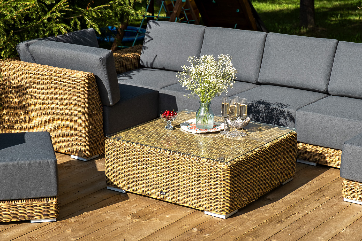 фото "капри" трансформирующаяся лаунж-зона из искусственного ротанга, цвет соломенный