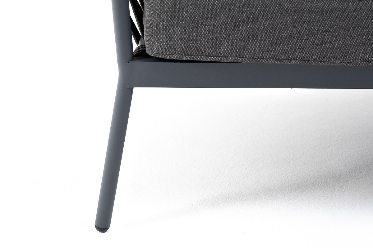 фото "диего" диван 2-местный плетеный из роупа, каркас алюминий темно-серый (ral7024) муар, роуп темно-серый круглый, ткань темно-серая 027