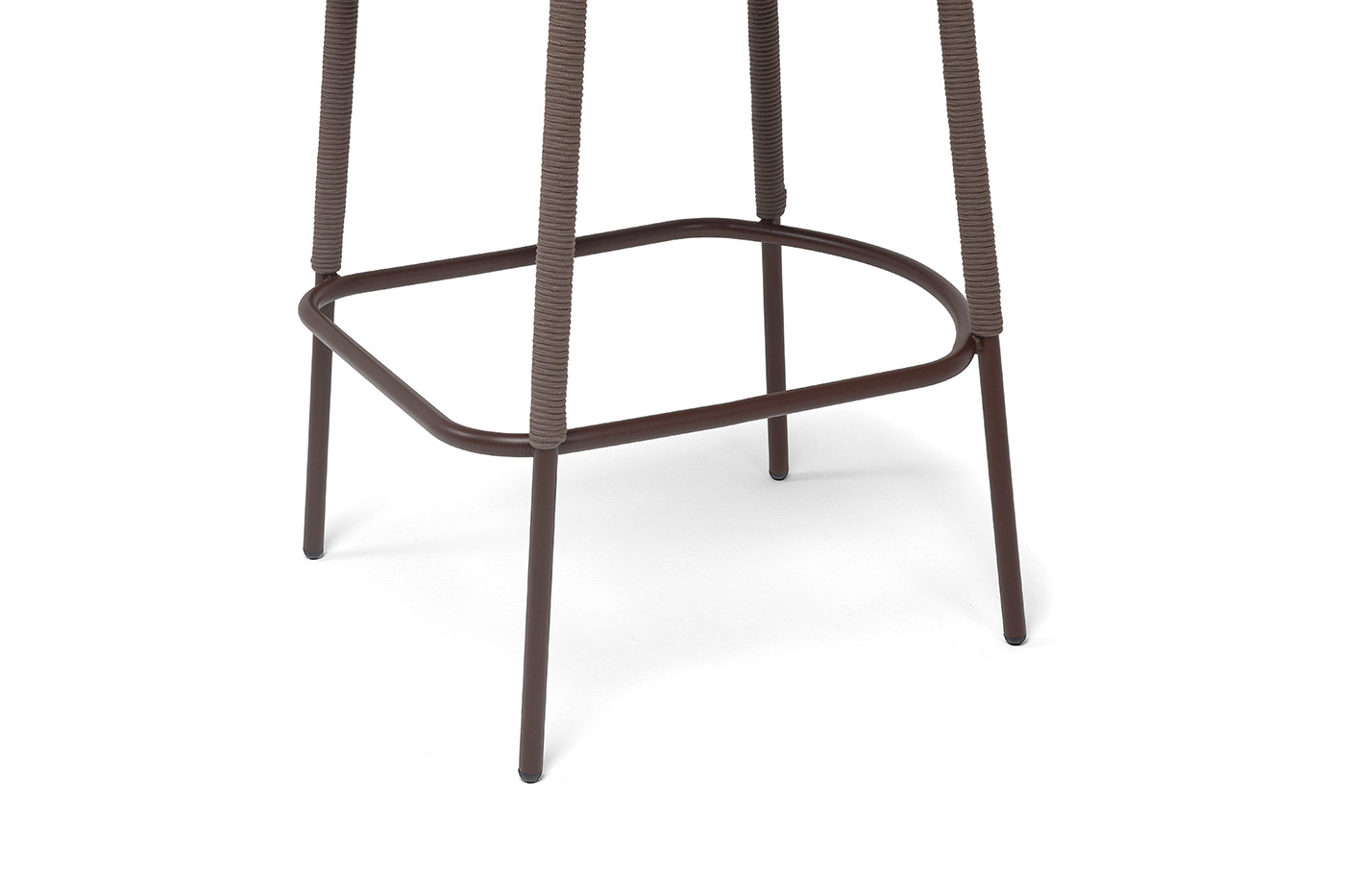 фото "марсель" стул барный плетеный из роупа, каркас из стали коричневый (ral8016) муар, роуп коричневый круглый, ткань темно-серая 027 new
