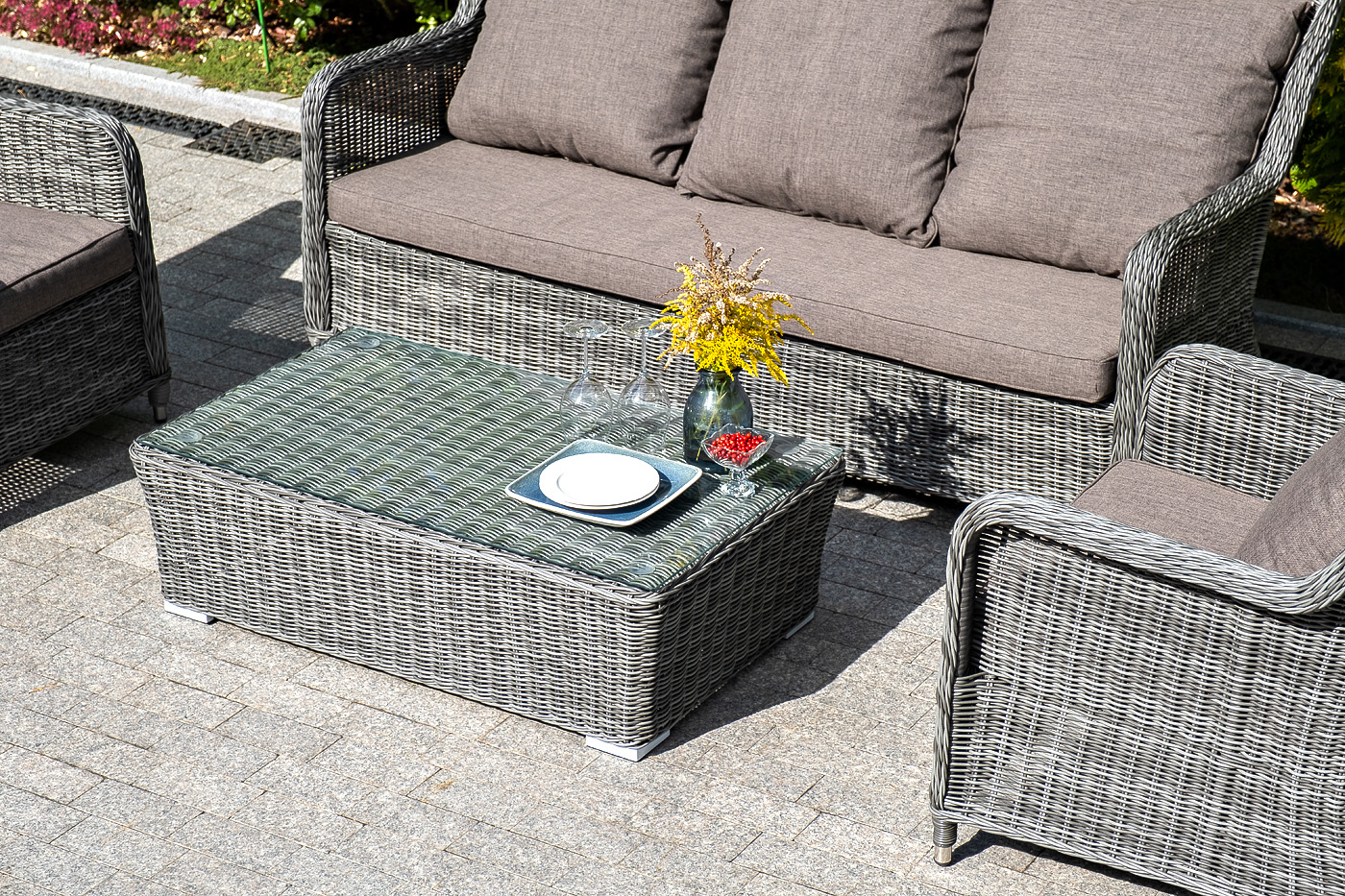 фото "гляссе" лаунж-зона из искусственного ротанга, цвет графит