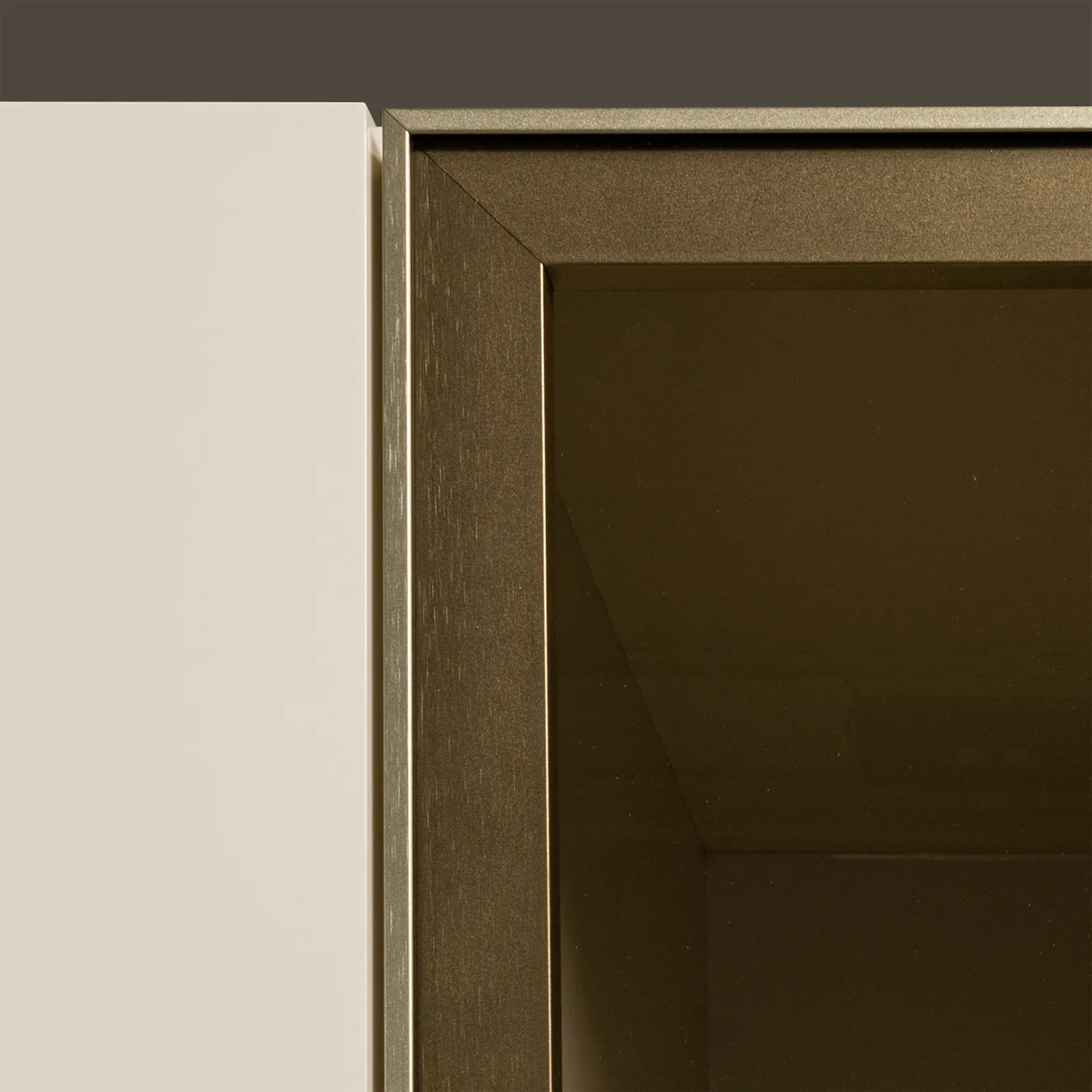 фото шкаф 6-ти дверный бордо