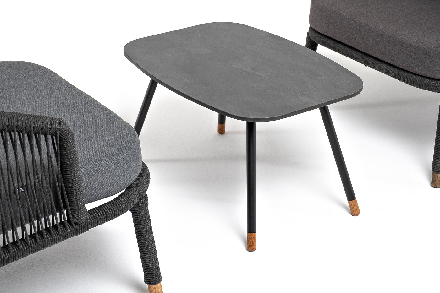 фото "верона" лаунж-зона 5-местная плетеная из роупа (веревки), каркас алюминиевый темно-серый, роуп темно-серый