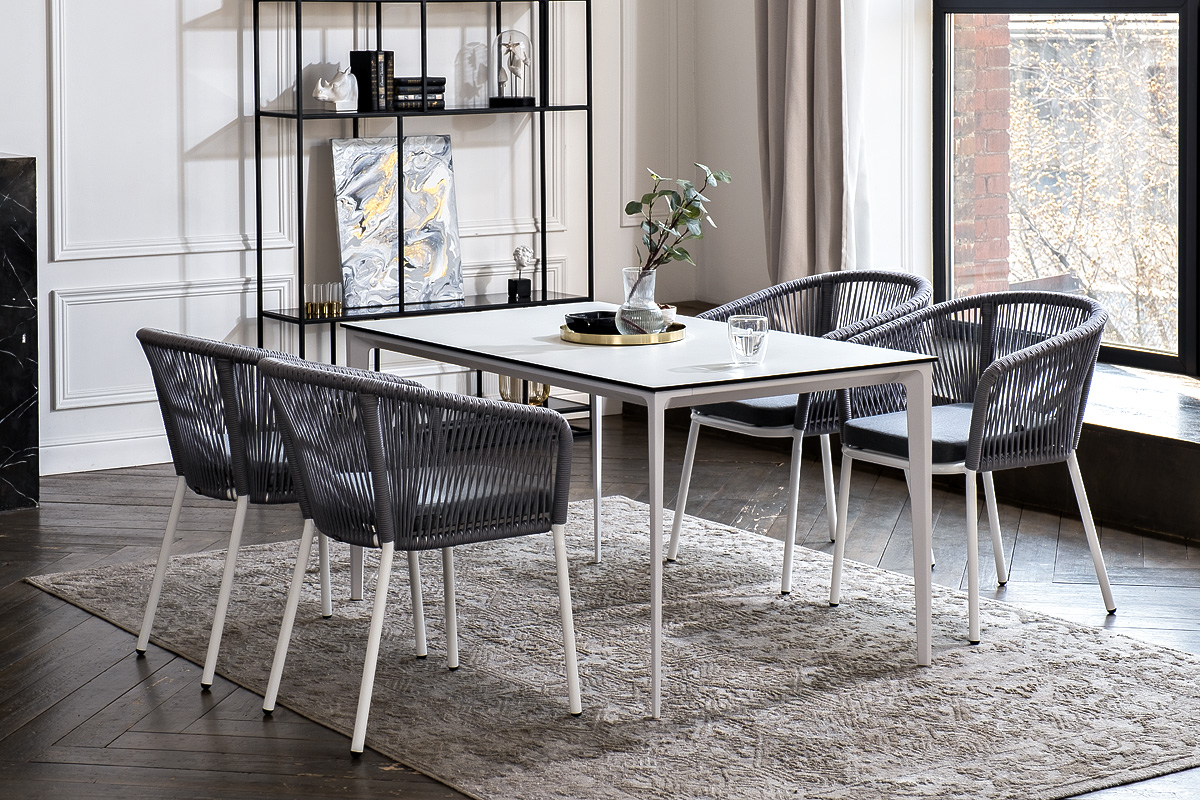 фото "малага" обеденная группа на 4 персоны со стульями "марсель", каркас белый, роуп светло-серый