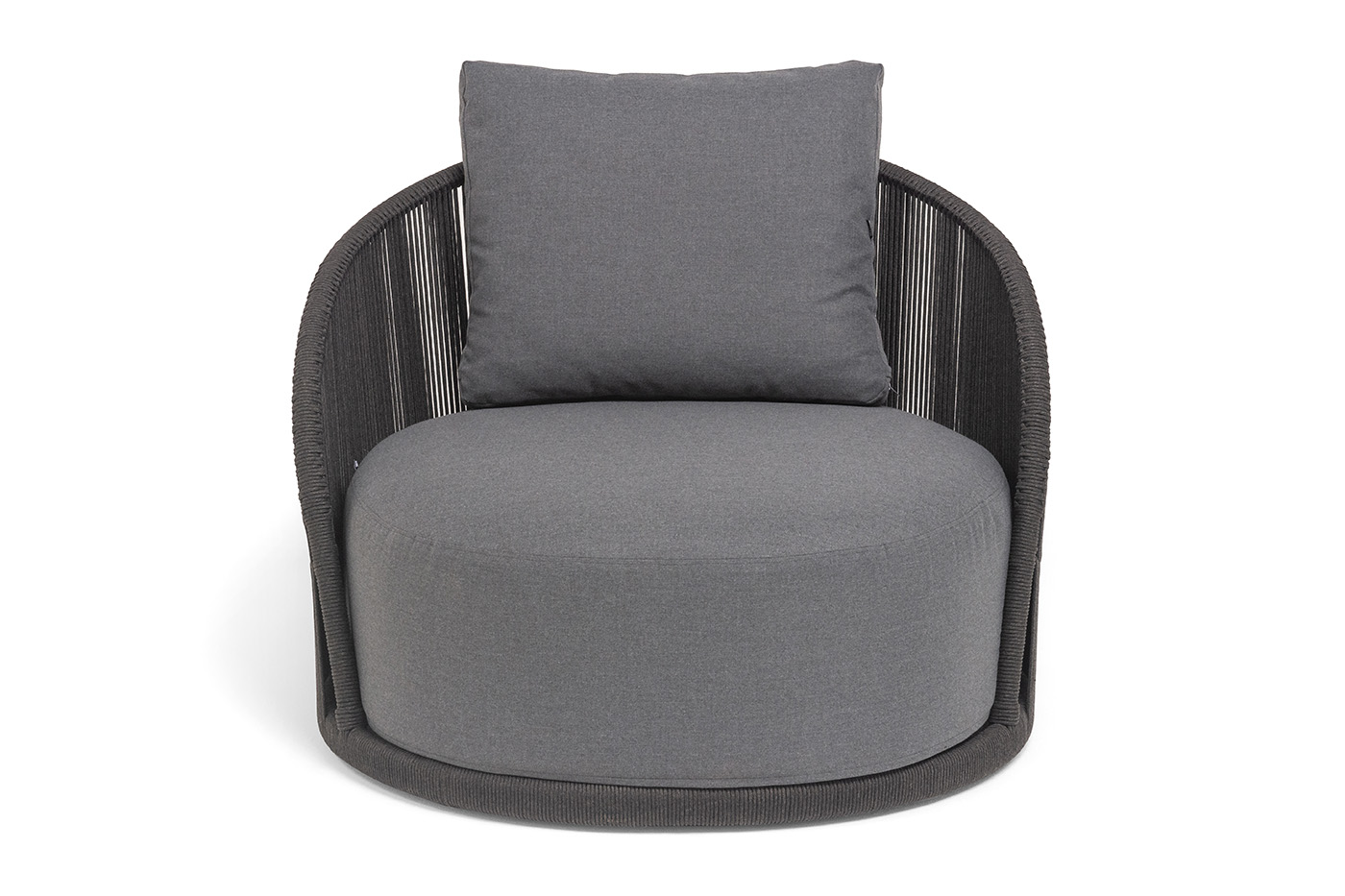 фото "монтелла" кресло плетеное из роупа, каркас алюминий темно-серый (ral7024) муар, роуп темно-серый круглый, ткань темно-серая 027