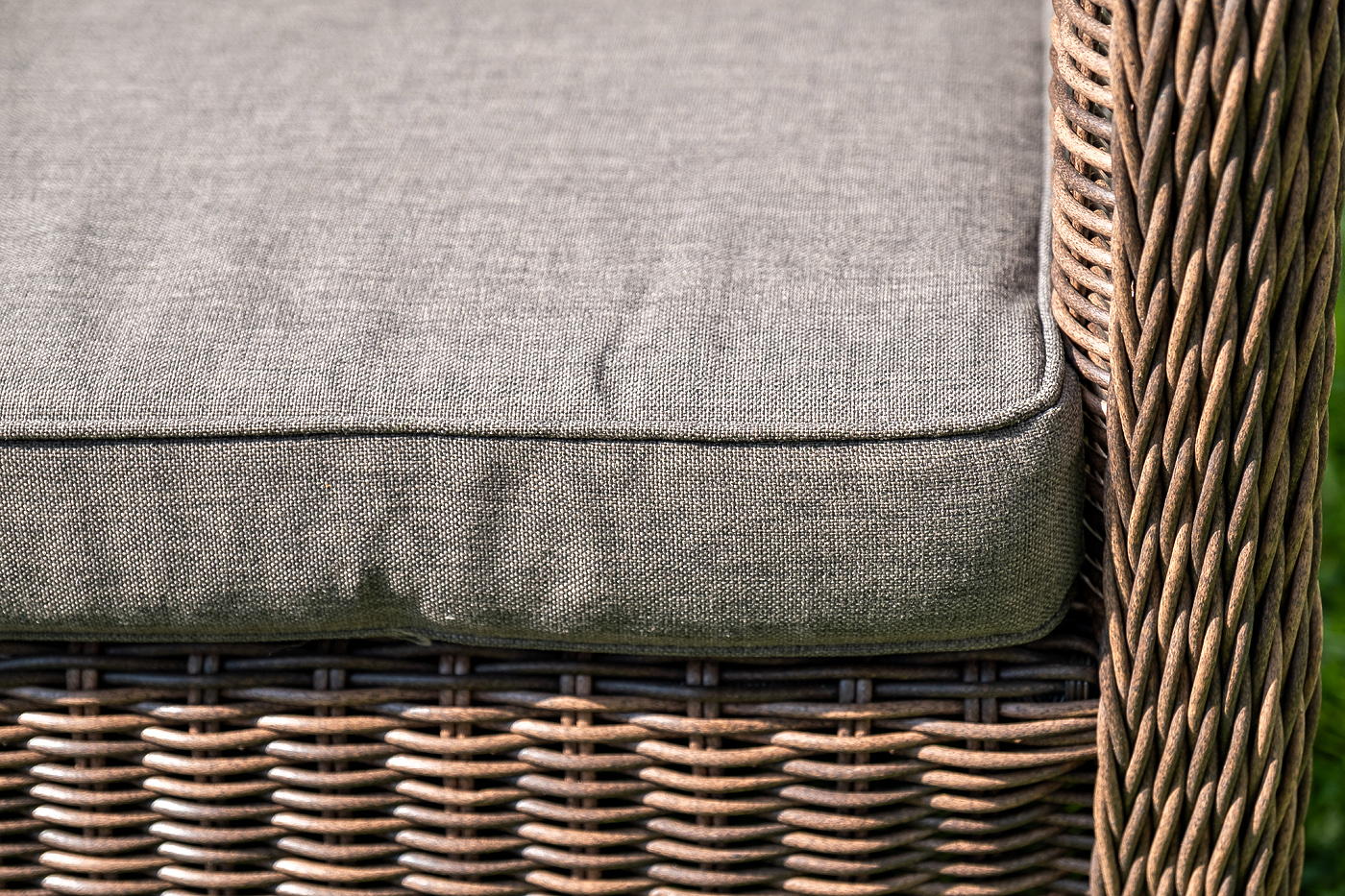 фото "гляссе" лаунж-зона из искусственного ротанга, цвет коричневый