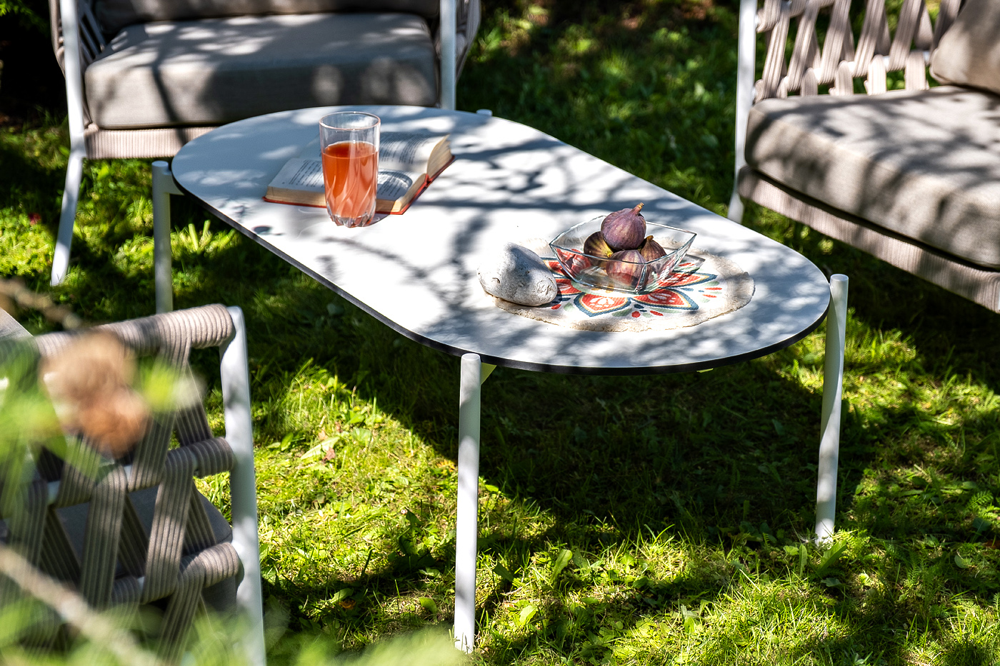 "Диего" лаунж-зона 4-местная плетеная из роупа (веревки), каркас алюминиевый белый, роуп бежевый фото "диего" лаунж-зона 4-местная плетеная из роупа (веревки), каркас алюминиевый белый, роуп бежевый