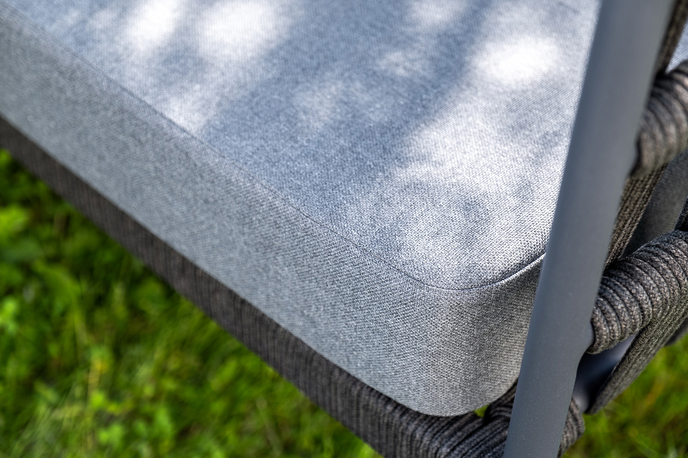 фото "диего" лаунж-зона 4-местная плетеная из роупа (веревки), каркас алюминиевый темно-серый, роуп темно-серый