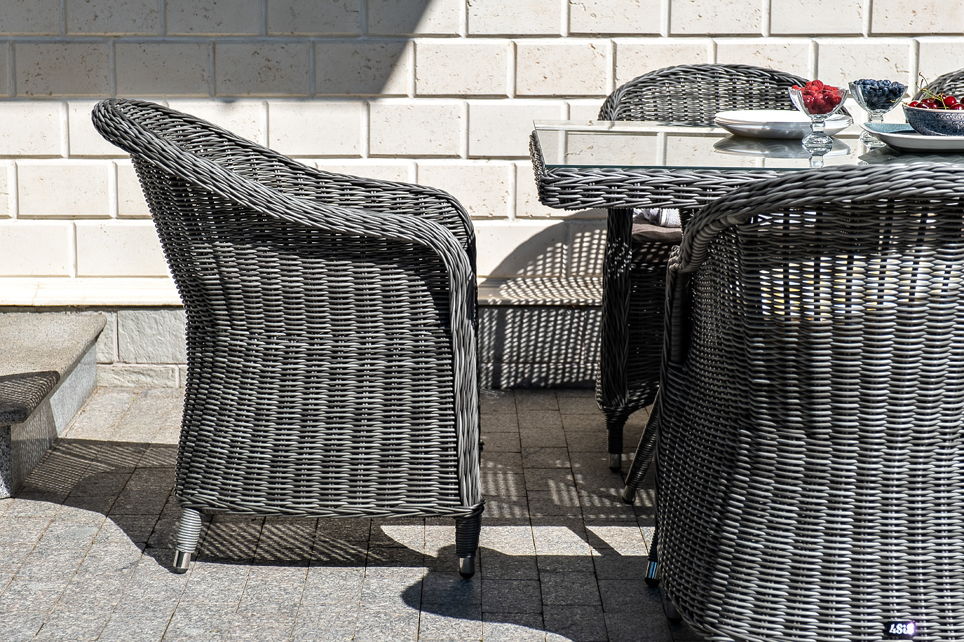 фото "равенна" плетеное кресло из искусственного ротанга, цвет графит