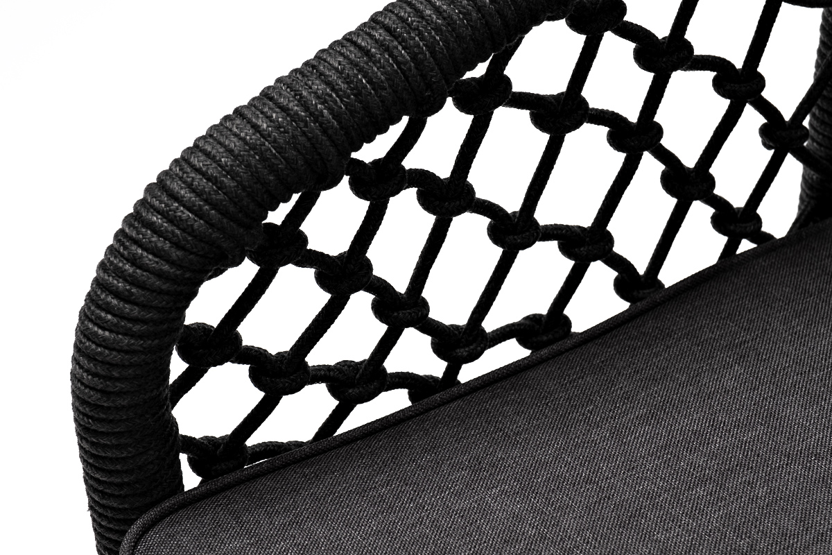 фото "канны" кресло плетеное из роупа (узелки), каркас алюминий темно-серый (ral7024) муар, роуп темно-серый круглый, ткань темно-серая 027