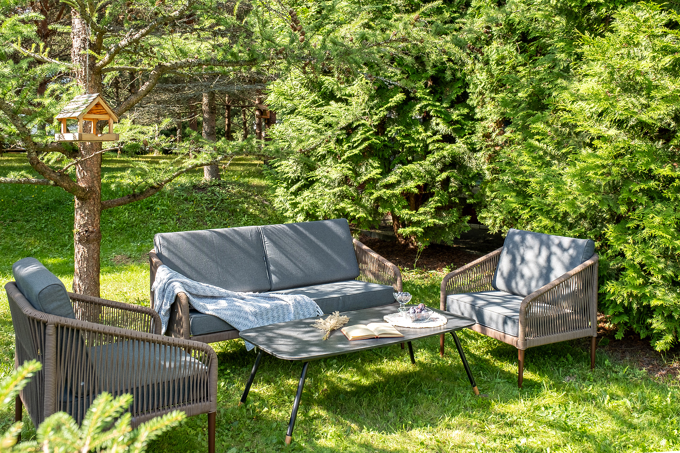 фото "канны" лаунж-зона 4-местная из роупа со столом "верона" (серый гранит), каркас алюминиевый коричневый, роуп коричневый