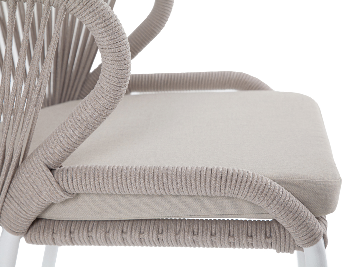 фото "милан" стул плетеный из роупа, каркас алюминий белый муар, роуп бежевый круглый, ткань бежевая 15052