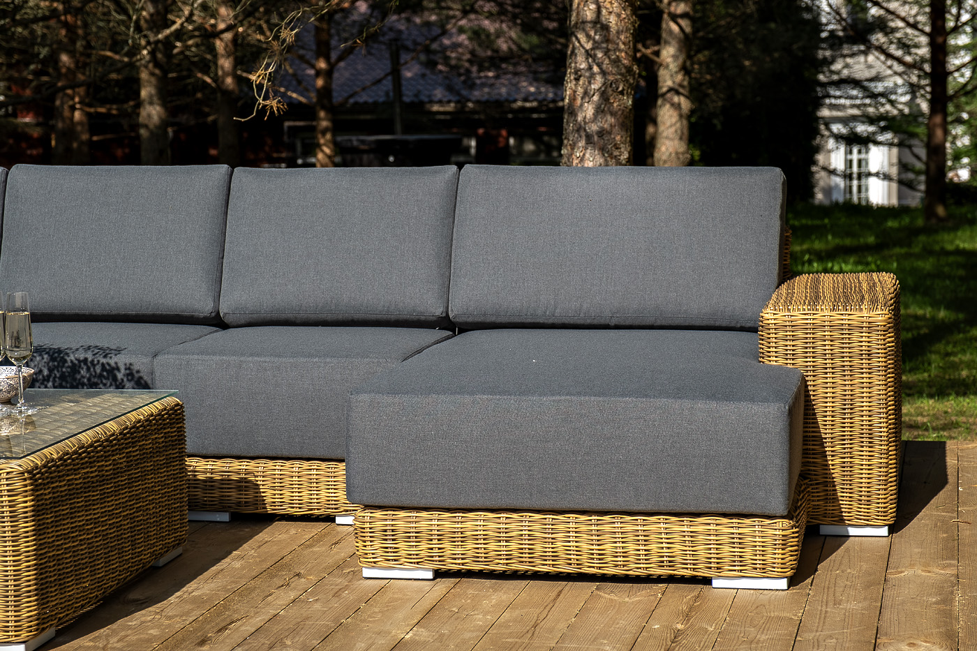 фото "капри" трансформирующаяся лаунж-зона из искусственного ротанга, цвет соломенный